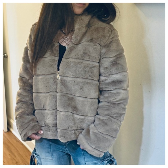 Fabulous Mocha Faux Fur Jacket - Picture 4 of 6